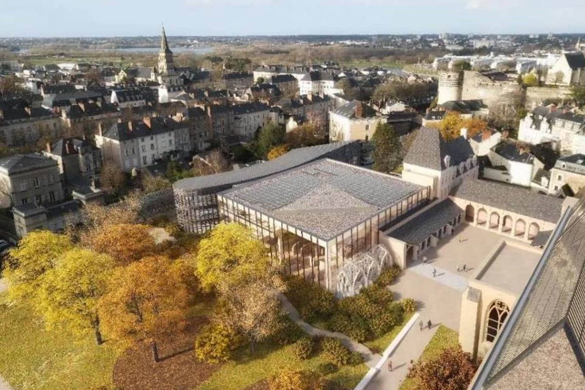 Le Cube de la médiathèque Toussaint : rénovation de façades à fortes contraintes techniques et logistiques